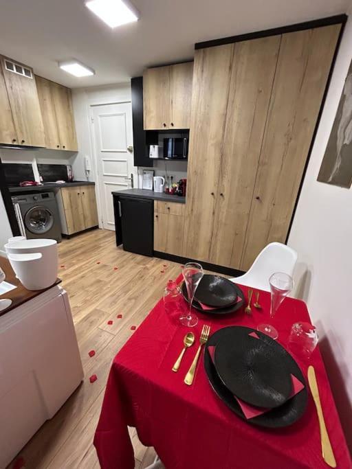 Love Room A Cannes - Appartement 25M2 Pour 2 Personnes Avec Un Jacuzzi Prive Экстерьер фото